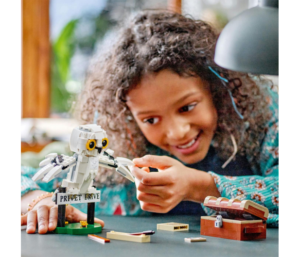 LEGO Harry Potter 76425 Hedwiga z wizytą na ul. Privet Drive 4 - 1220619 - zdjęcie 9